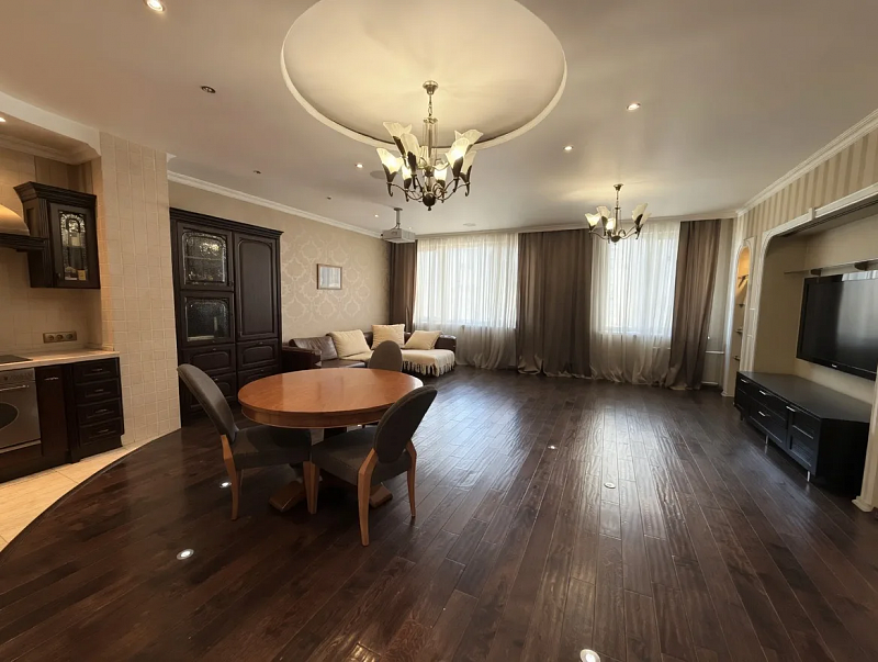 Аренда 4-комнатная квартира, 131 м2, Кемерово, улица Свободы