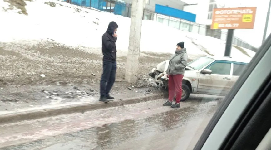 ДТП на Ильинке: ВАЗ-2115 врезался в столб (ФОТО)