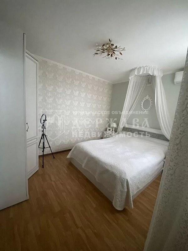 Продажа 4-комнатная квартира, 84,1 м2, Кемерово, улица Веры Волошиной