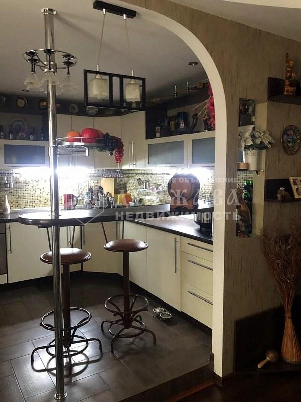Продажа 4-комнатная квартира, 90 м2, Кемерово, проспект Шахтёров