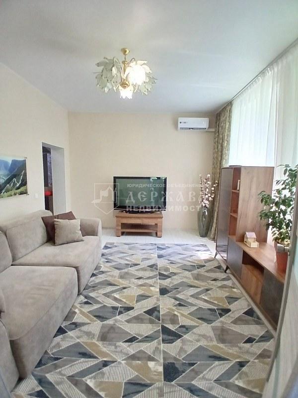 Продажа 2-комнатная квартира, 45,5 м2, Кемерово, улица Дзержинского 3