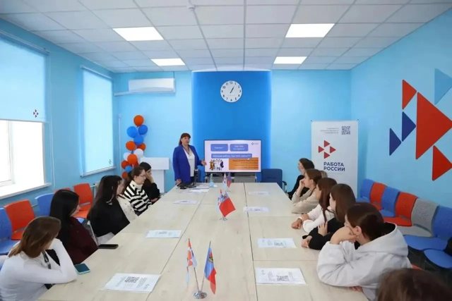 В Кузбассе выпускникам колледжей и техникумов помогают найти первую работу