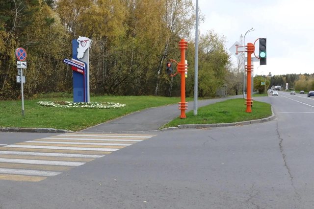 В Кемерове на бульваре Барбараша включили новый светофор у кардиодиспансера