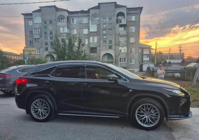 Lexus RX300, в идеальносм состоянии 2028 года — фото 2
