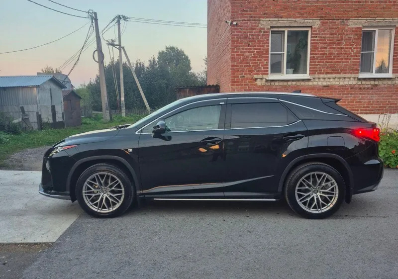 Lexus RX300, в идеальносм состоянии 2028 года — фото 4