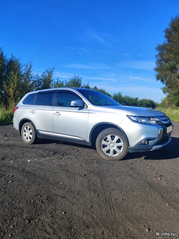 Mitsubishi Outlander, 2015 — фото 2