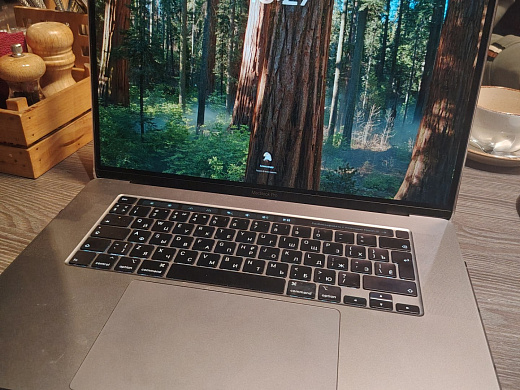 Apple MacBook Pro с Touch Bar, 15,4″