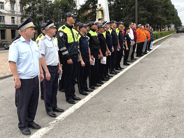 В Прокопьевске полиция наградила народных дружинников и волонтеров поискового отряда