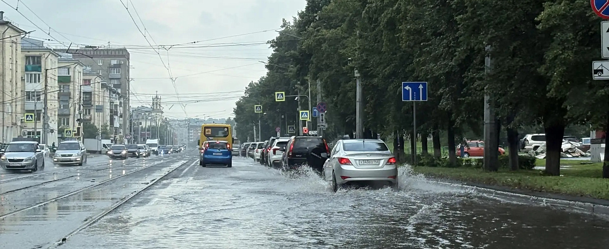 Рекордные дожди в Новокузнецке: затоплено 200 участков и 35 домов в Орджоникидзевском районе
