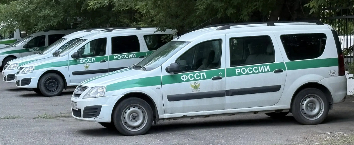 В Ленинске-Кузнецком пристав притворился покупателем и арестовал машину должника по алиментам