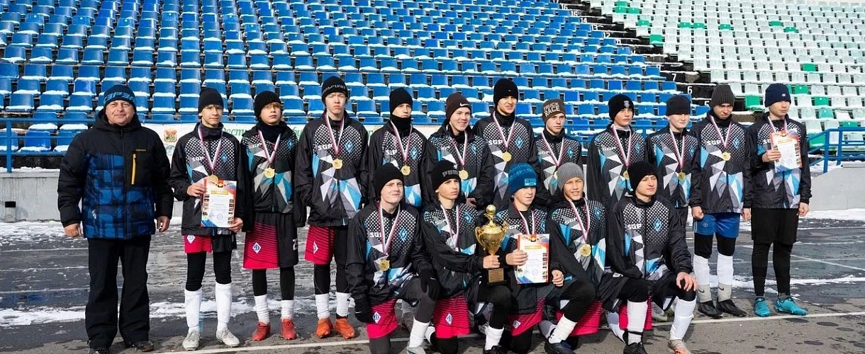 Кемеровский «Динамовец» выиграл Кубок города по футболу «Первый снег»