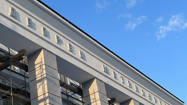 В Новокузнецке открыли северный фасад Дворца культуры металлургов после реставрации