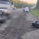  В Кемеровском округе Renault выехал на встречку и столкнулся с тремя грузовиками: водитель погиб, четверо пострадали