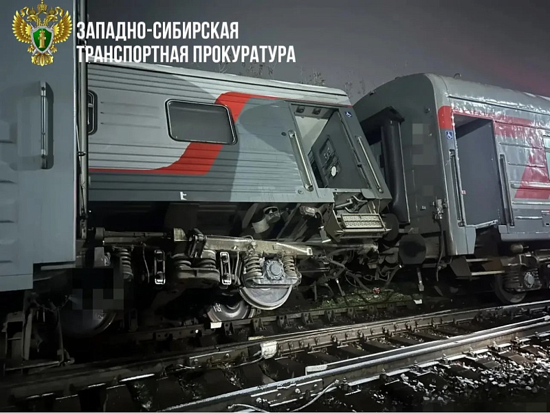 В Новокузнецке при маневрах столкнулись два пустых вагона, один сошёл с рельсов