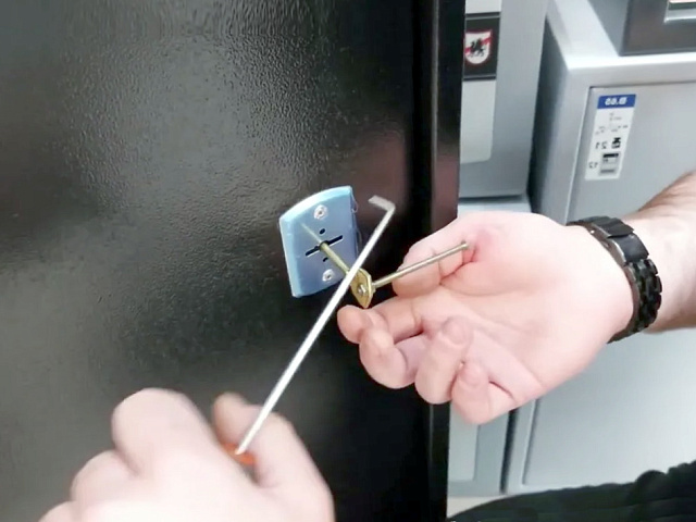 Подросток с сообщником вскрыли сейф таштагольского ИП на 513 тысяч рублей