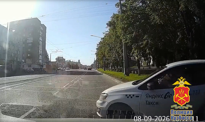 В Новокузнецке таксиста оштрафовали за аварийную ситуацию на Орджоникидзе