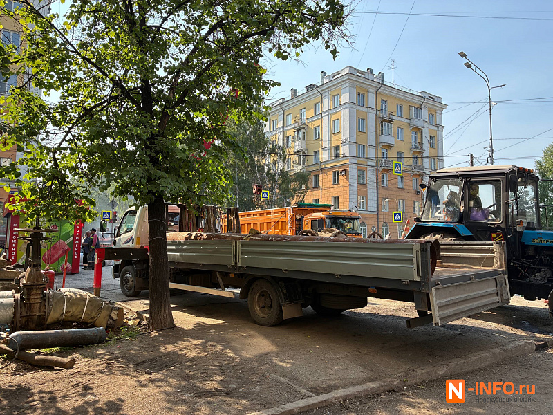 Ремонт на Куйбышева - Лазо: идёт укладка асфальта