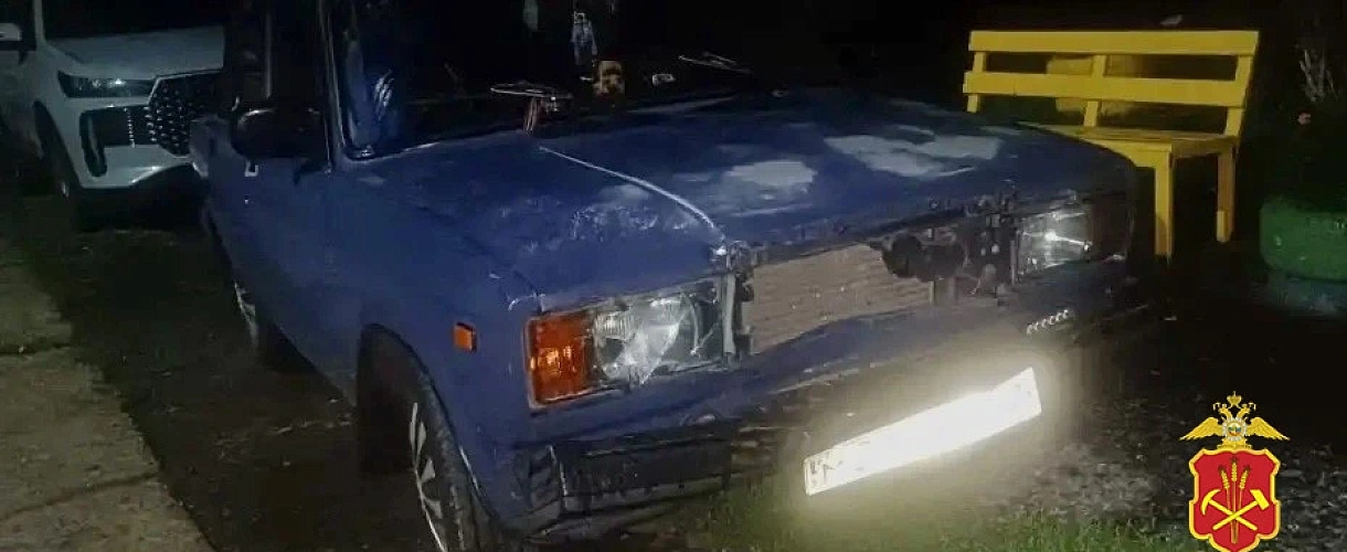 В Кемеровском округе бесправник на «семерке» сбил подростка на питбайке и скрылся