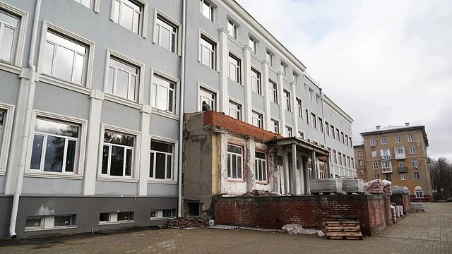 В школе №19 Кемерова началась чистовая отделка после капремонта