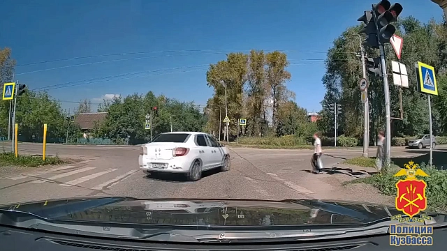  В Новокузнецке водитель «Рено Логана» дважды нарушил ПДД на Тузовского и попал на 9 тысяч