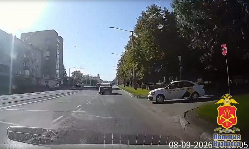В Новокузнецке таксиста оштрафовали за аварийную ситуацию на Орджоникидзе