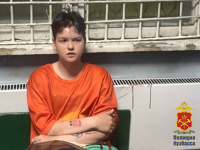  18-летняя новокузнечанка пнула пенсионерку на остановке, пришла в полицию и получила сутки ареста