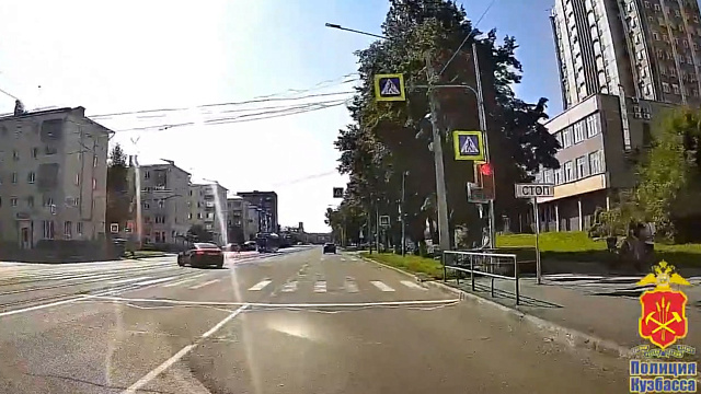 В Новокузнецке водитель Чангана попался за проезд на красный и поворот без сигнала