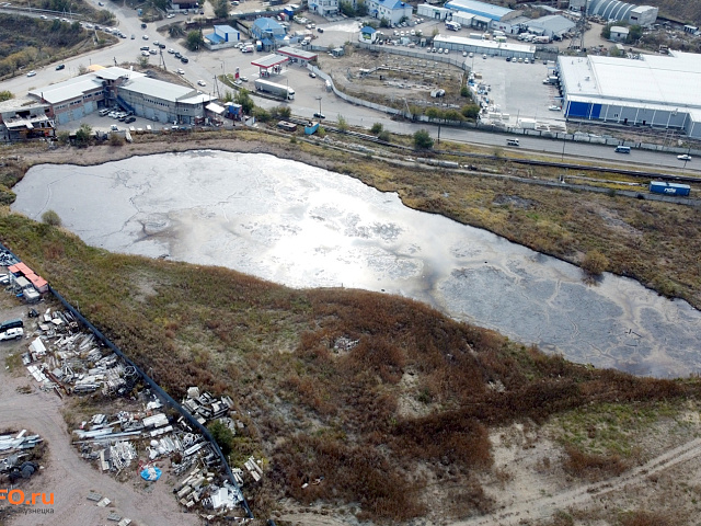 СМИ: токсичное «фенольное озеро» из Бурятии привезут на утилизацию в Новокузнецк (ФОТО)