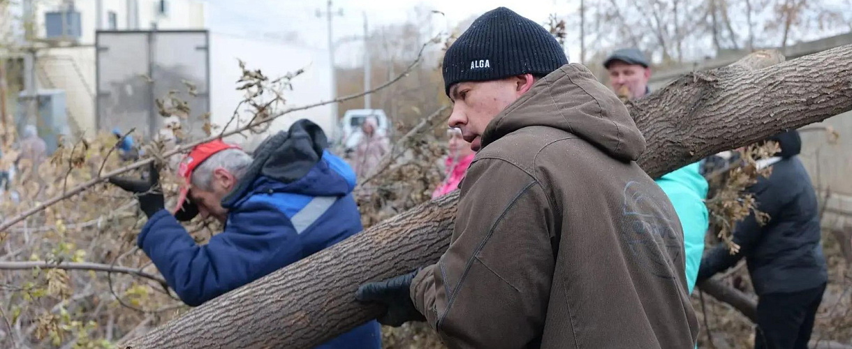 В Кемерове расчистили проезд между 2-й и 3-й Камышинской