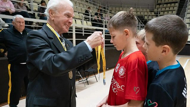 В Кемерове начался футбольный фестиваль к 80-летию Виталия Раздаева