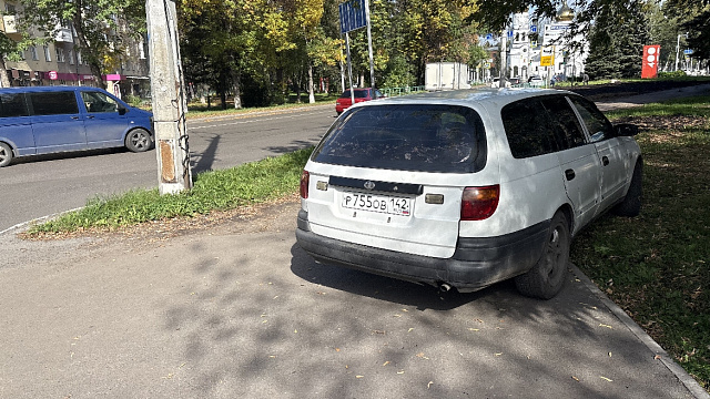 Парковка по Новокузнецки возмутила нашего читателя