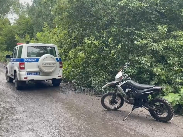 В Прокопьевске 14-летнего подростка на питбайке остановили в рейде — мать оштрафуют