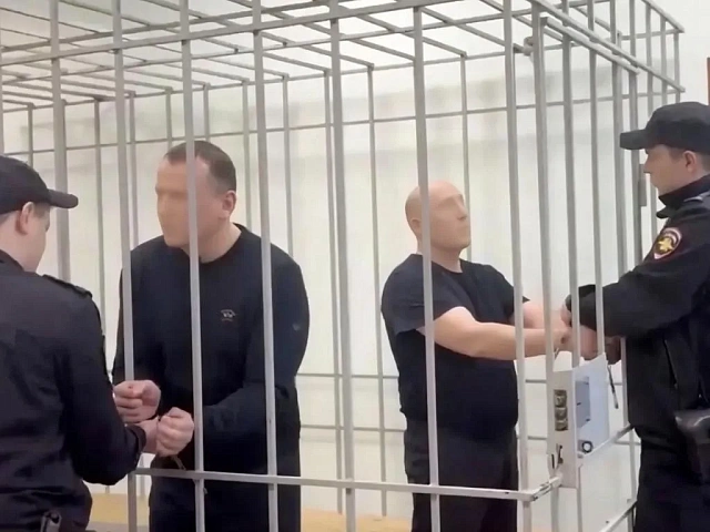 Два экс-полицейских из Новокузнецка получили сроки за взятку в 3 миллиона рублей