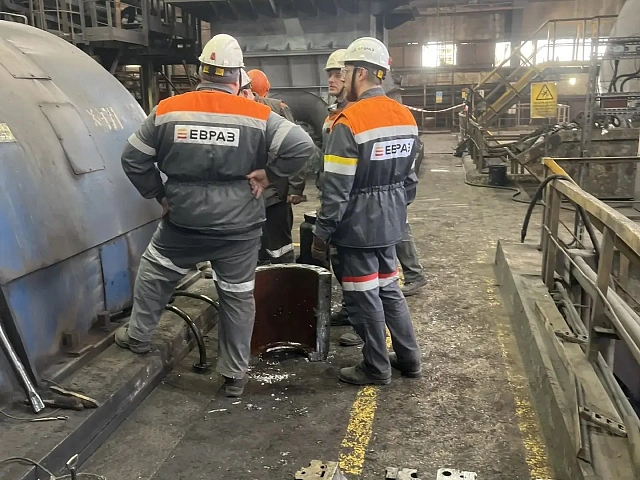 В Новокузнецке расследуют травму сталевара на ЗСМК
