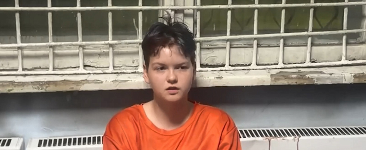  18-летняя новокузнечанка пнула пенсионерку на остановке, пришла в полицию и получила сутки ареста