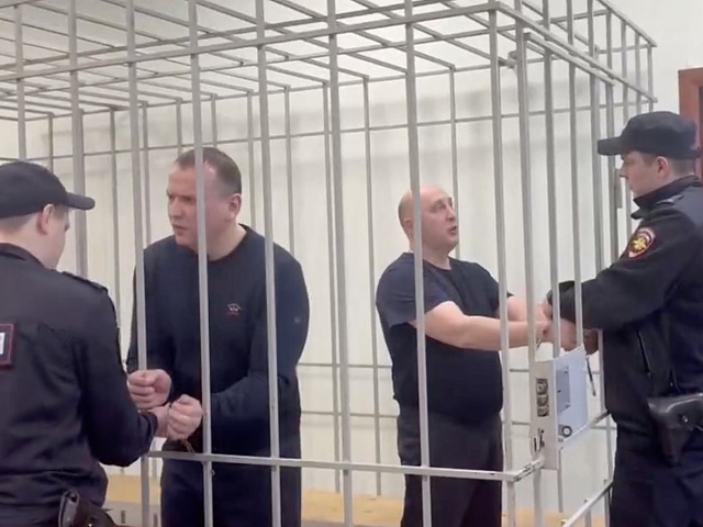 Два экс-полицейских из Новокузнецка получили сроки за взятку в 3 миллиона рублей