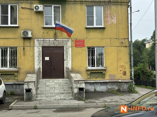 В Новокузнецке суд обратил взыскание на дом и участок должника