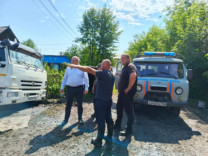 Власти Новокузнецка устраняют последствия паводка в Орджоникидзевском районе