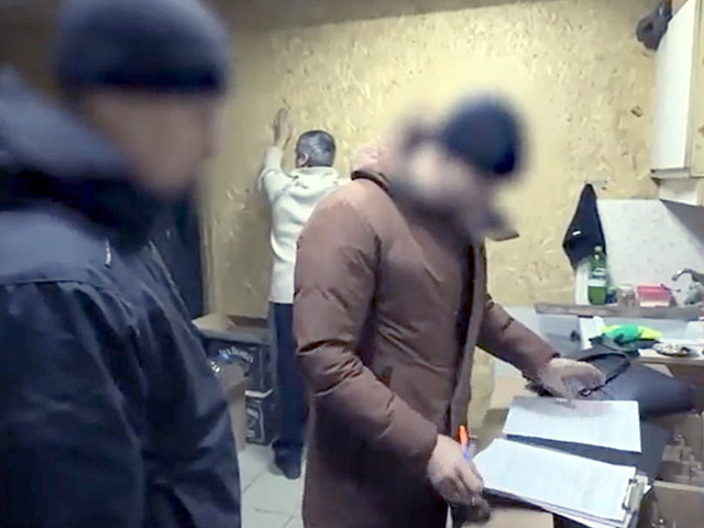 В Белове из гаража изъяли ром, чачу и коньяк на 850 тысяч рублей