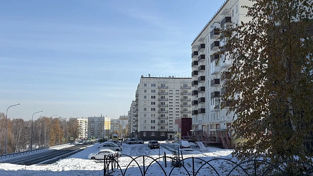 В Новокузнецке на борьбу с гололёдом вышли 167 дорожных рабочих и 71 машина