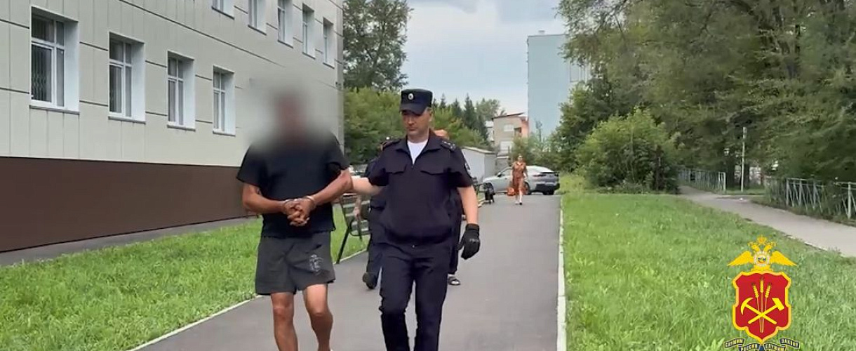 В Кемерове мужчину арестовали на 8 суток за интимные действия в автобусе