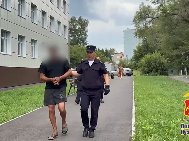 В Кемерове мужчину арестовали на 8 суток за интимные действия в автобусе