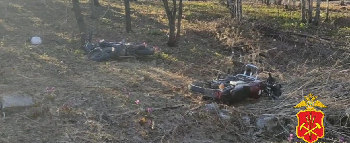 В Крапивинском округе два подростка на мопедах столкнулись на трассе: родителям грозит 30 тысяч штрафа