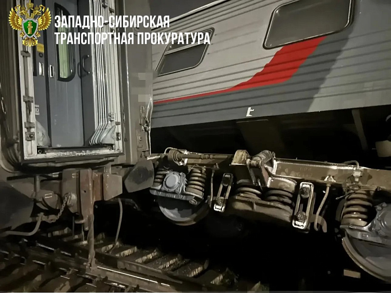 В Новокузнецке при маневрах столкнулись два пустых вагона, один сошёл с рельсов