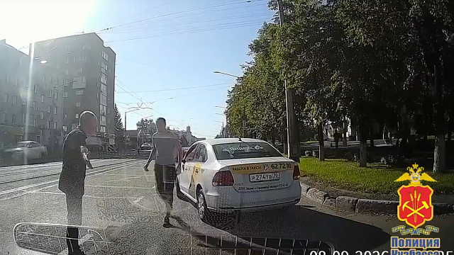 В Новокузнецке таксиста оштрафовали за аварийную ситуацию на Орджоникидзе