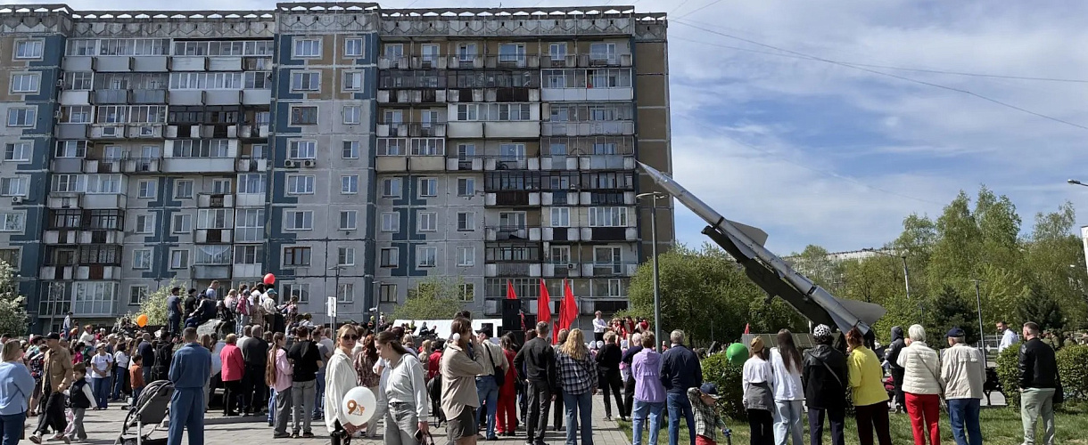 В Новокузнецке прошёл праздничный концерт «Помним! Гордимся! Равняемся!»