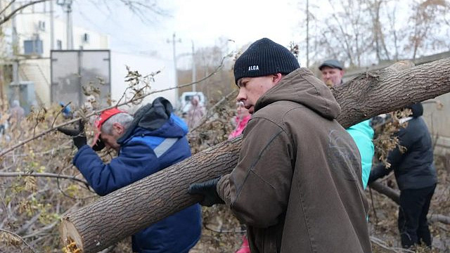 В Кемерове расчистили проезд между 2-й и 3-й Камышинской