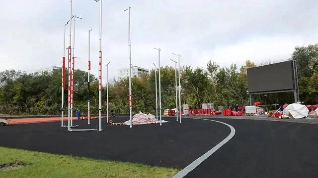 На стадионе на улице Ворошилова в Кемерове завершают основные работы