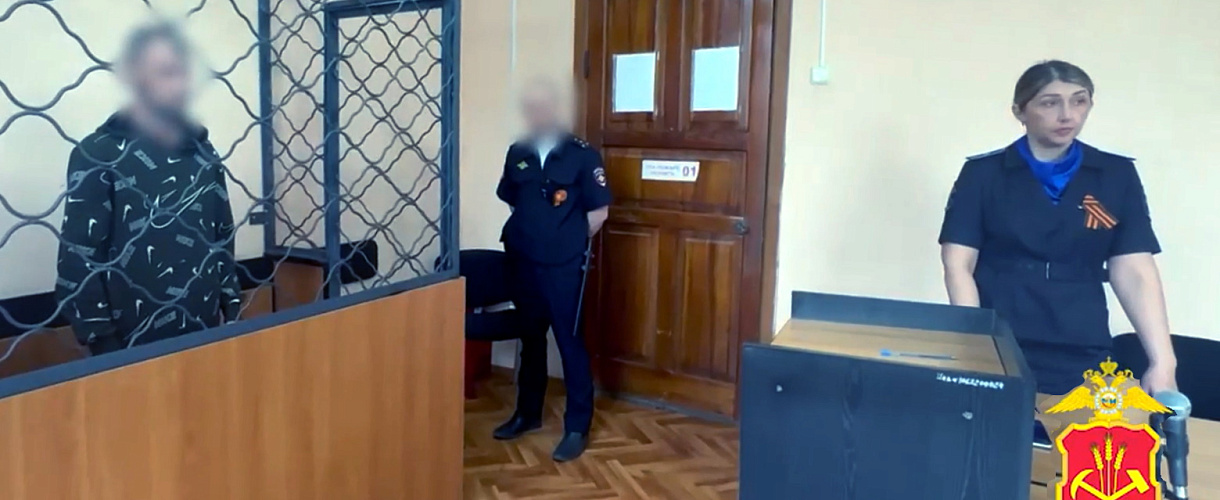 В Осинниках задержали налётчика с муляжом пистолета: ограбил два табачных киоска за час