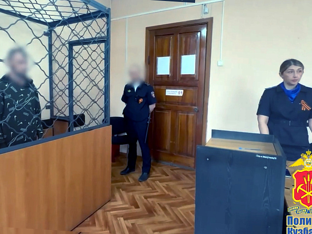 В Осинниках задержали налётчика с муляжом пистолета: ограбил два табачных киоска за час